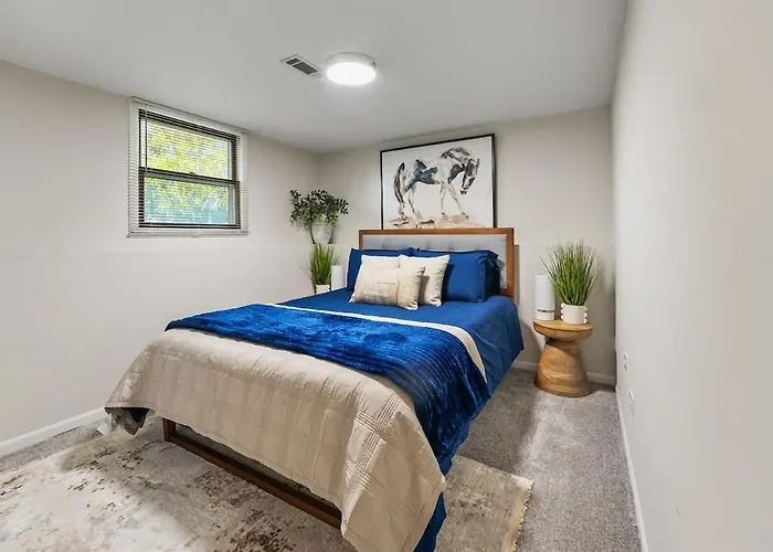 Cozy Spacious Retreat Games Groups Pets Allowed Plainfield