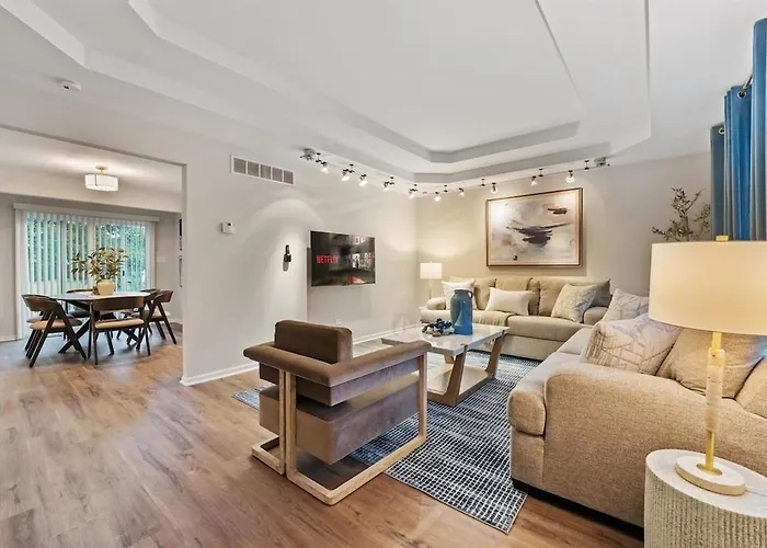 Cozy Spacious Retreat Games Groups Pets Allowed Plainfield