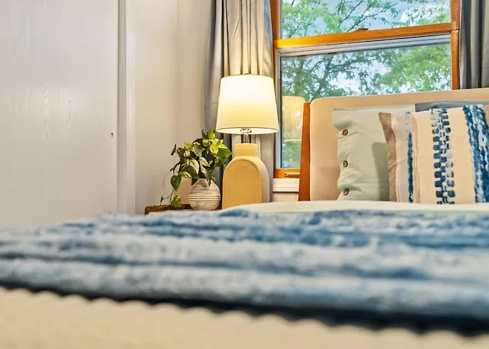 Cozy Spacious Retreat Games Groups Pets Allowed Holiday home *